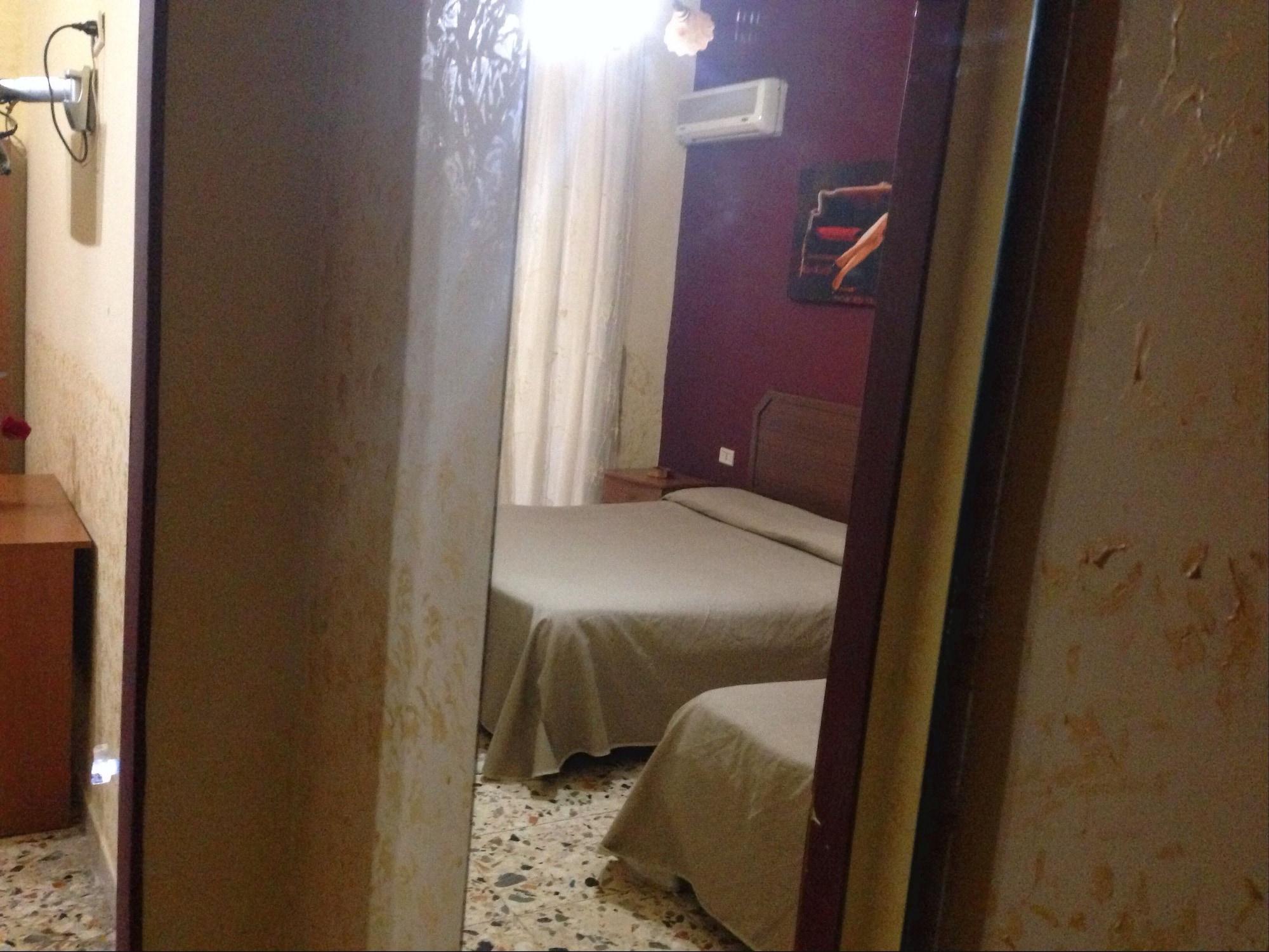 Hotel Poker Napoli Esterno foto